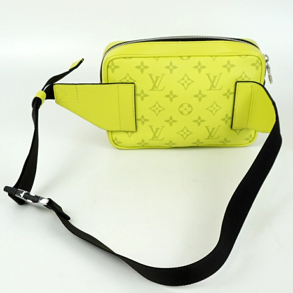 LOUIS VUITTON Outdoor Messenger Taigarama Jaune Yellow Body Bag Crossbody